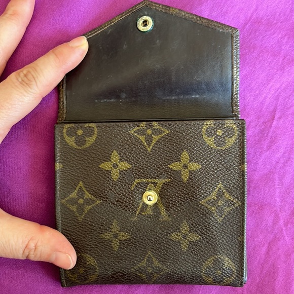 LV Monogram Mens Wallet - Picture 5 of 9